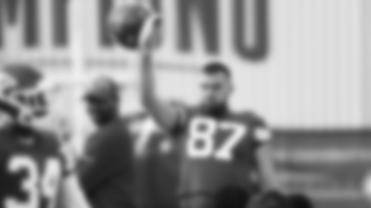 Kansas City Chiefs tight end Travis Kelce (87) during practice for the Week 15 NFL football game on Thursday, December 14, 2023 in Kansas City, MO.