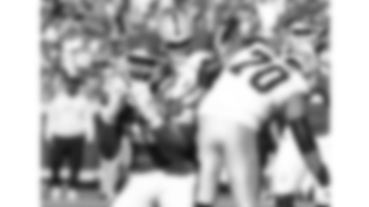 Kansas City Chiefs defensive tackle Chris Jones (95) celebrates during a week 7 NFL football game against the Las Vegas Raiders, Sunday, October 19, 2025 in Kansas City, MO.