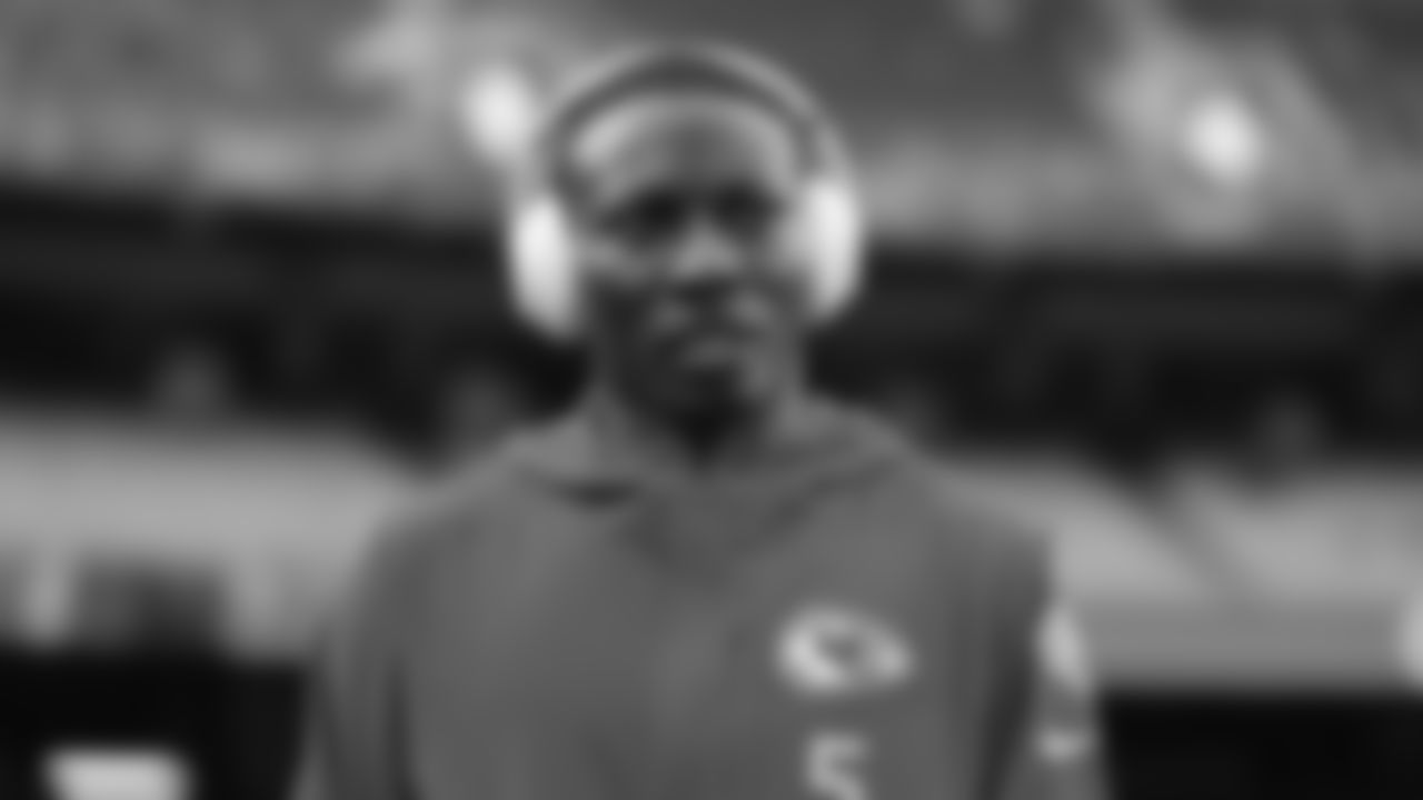 Kansas City Chiefs wide receiver Hollywood Brown (5) warms up prior to a week 6 NFL Football game against the Detroit Lions on Sunday, October 12, 2025 in Kansas City, MO.