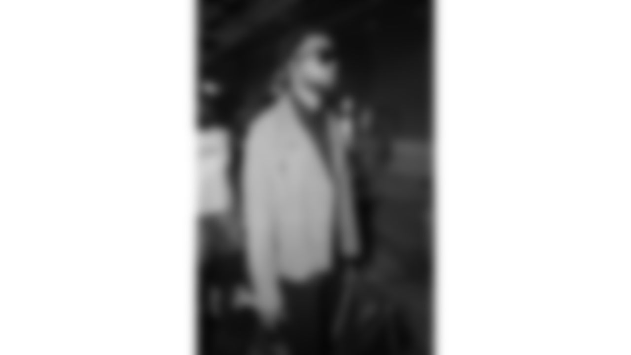 Kansas City Chiefs quarterback Chris Oladokun (19) arrives prior to a week 13 NFL football game against the Dallas Cowboys on Thursday, November 27, 2025 in Arlington, TX.