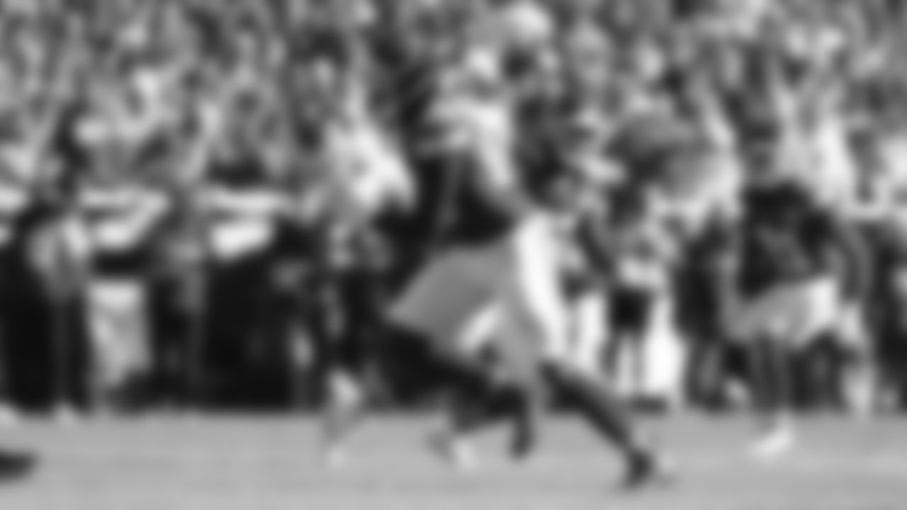 Kansas City Chiefs defensive end Charles Omenihu (90) rushes the quarterback during a week 12 NFL Football game against the Indianapolis Colts on Sunday, November 23, 2025 in Kansas City, MO