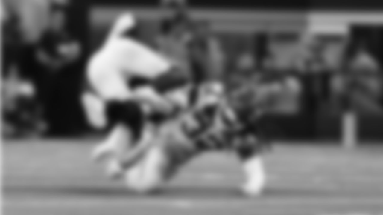 Kansas City Chiefs linebacker Nick Bolton (32) makes a tackle during a week 13 NFL football game against the Dallas Cowboys on Thursday, November 27, 2025 in Arlington, TX.