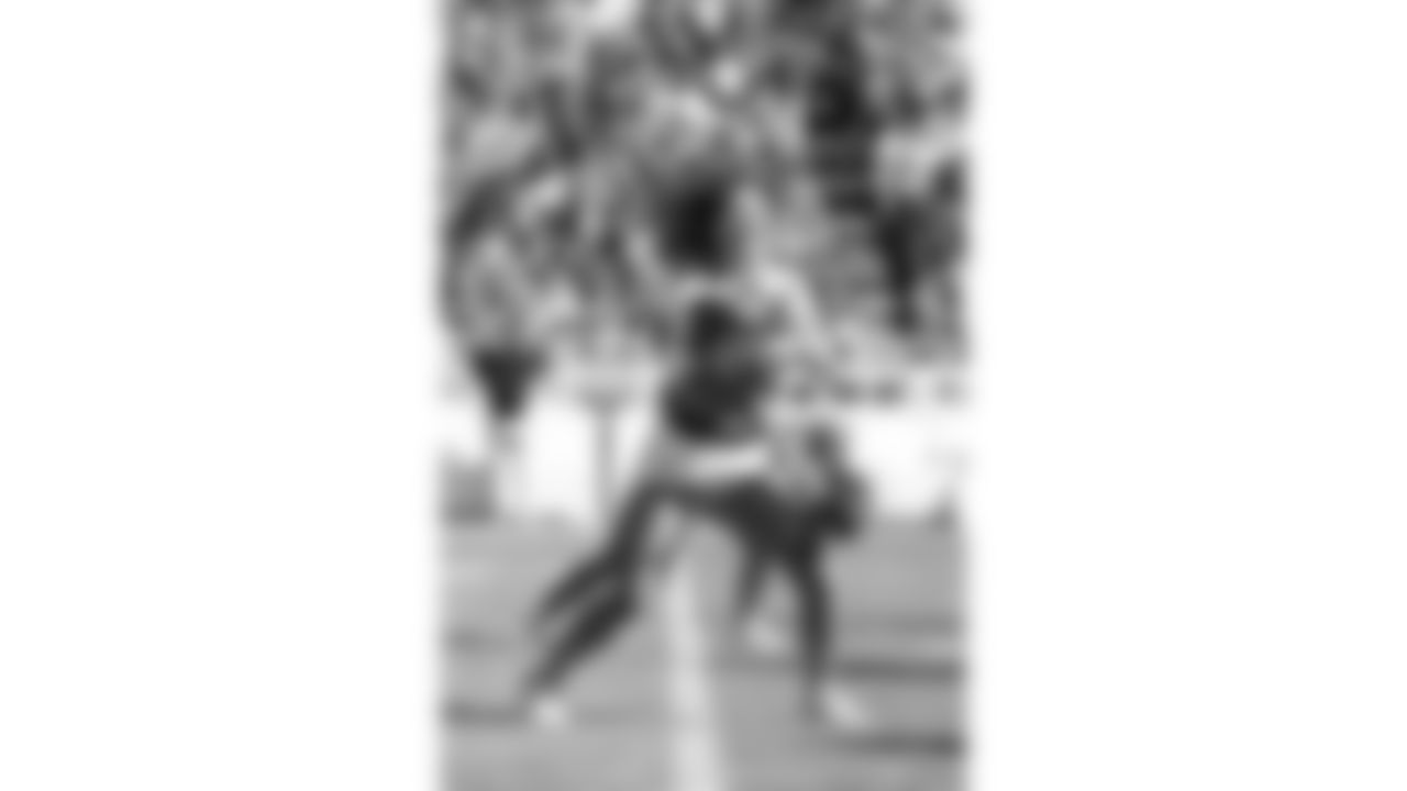Kansas City Chiefs Cheerleaders on the field during a week 7 NFL Football game against the Las Vegas Raiders on Sunday, October 19, 2025.
