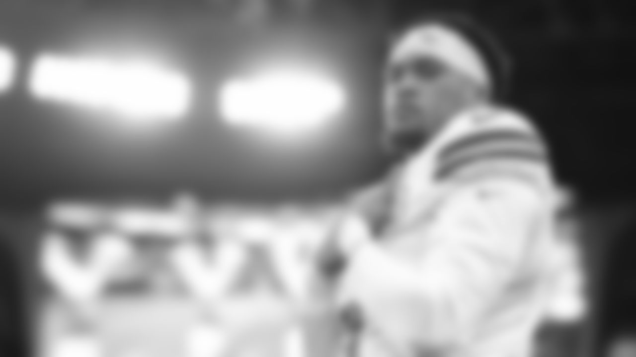 Kansas City Chiefs safety Bryan Cook (6) prior to the week 12 NFL football game against the Las Vegas Raiders, November 26, 2023 in Las Vegas.