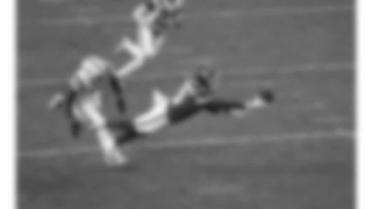 Kansas City Chiefs wide receiver JuJu Smith-Schuster (9) attempts to catch the ball during a week 12 NFL football game against the Indianapolis Colts, Sunday, November 23, 2025 in Kansas City, MO.