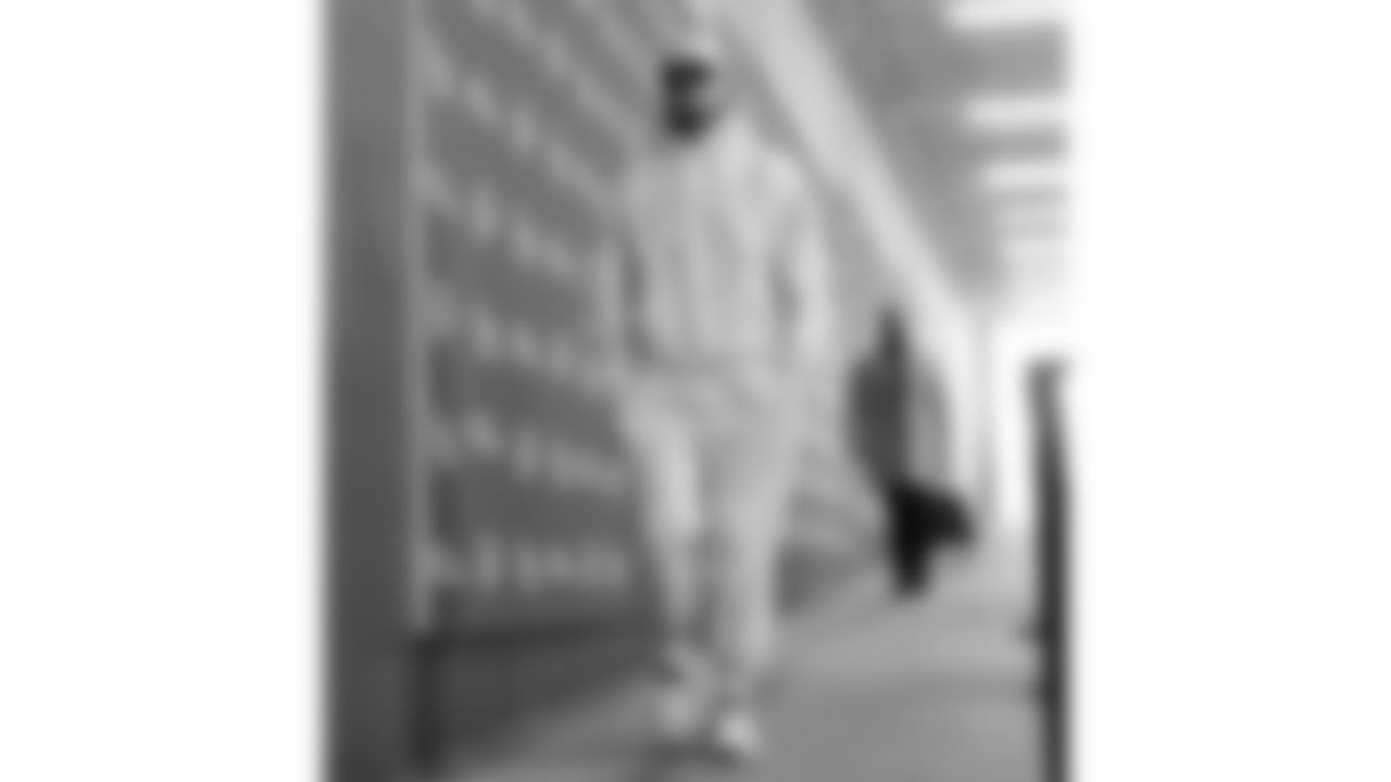 Kansas City Chiefs tight end Jared Wiley (12) arrives prior to an NFL week 15 matchup against the Los Angeles Chargers, Sunday December 14, 2025.