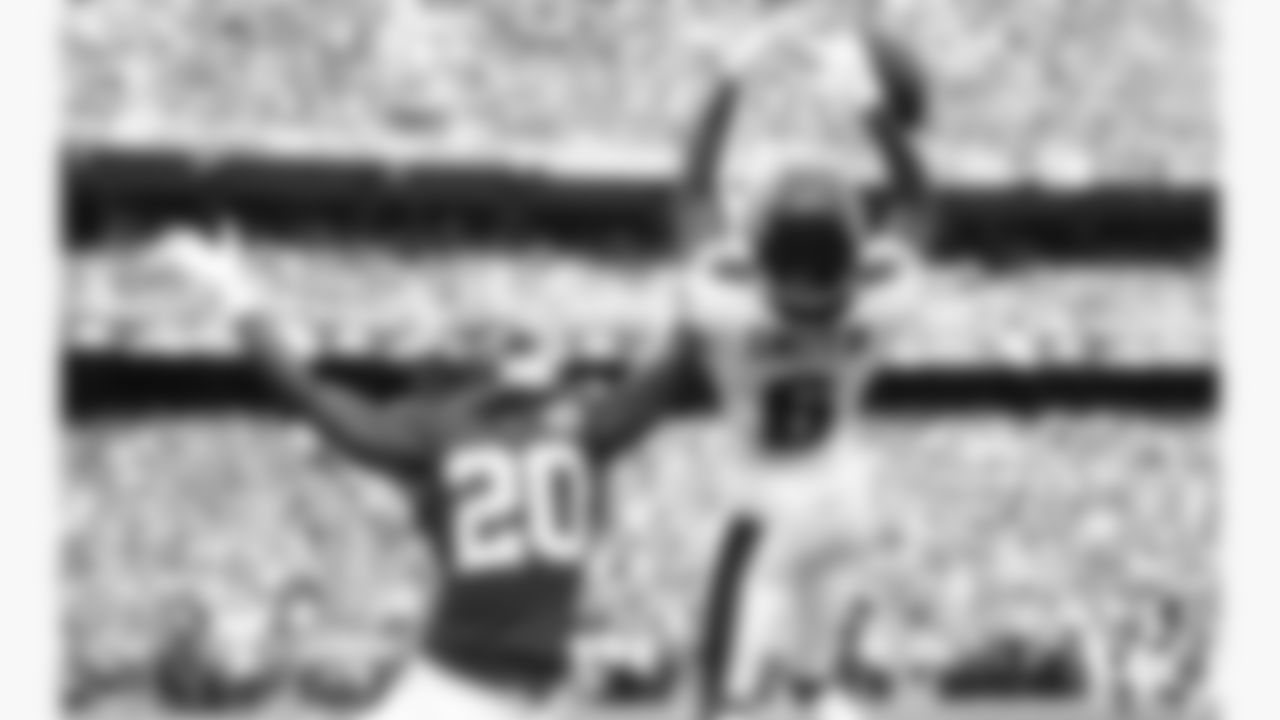 Kansas City Chiefs defensive back Nohl Williams (20) breaks up a pass from Philadelphia Eagles wide receiver DeVonta Smith (6) during the week 2 NFL football game, Sunday, September 14, 2025 in Kansas City, MO.