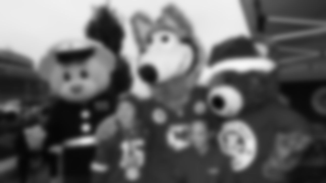 KC Wolf, Gunny Bear and Build-A-Bear with fans at the Build-A-Bear workshop prior to a week 8 NFL Football game against the Washington Commanders on Monday, October 27, 2025 in Kansas City, MO.