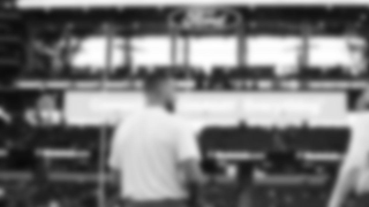 Kansas City Chiefs tight end Travis Kelce (87) prior to a week 13 NFL football game against the Dallas Cowboys on Thursday, November 27, 2025 in Arlington, TX.