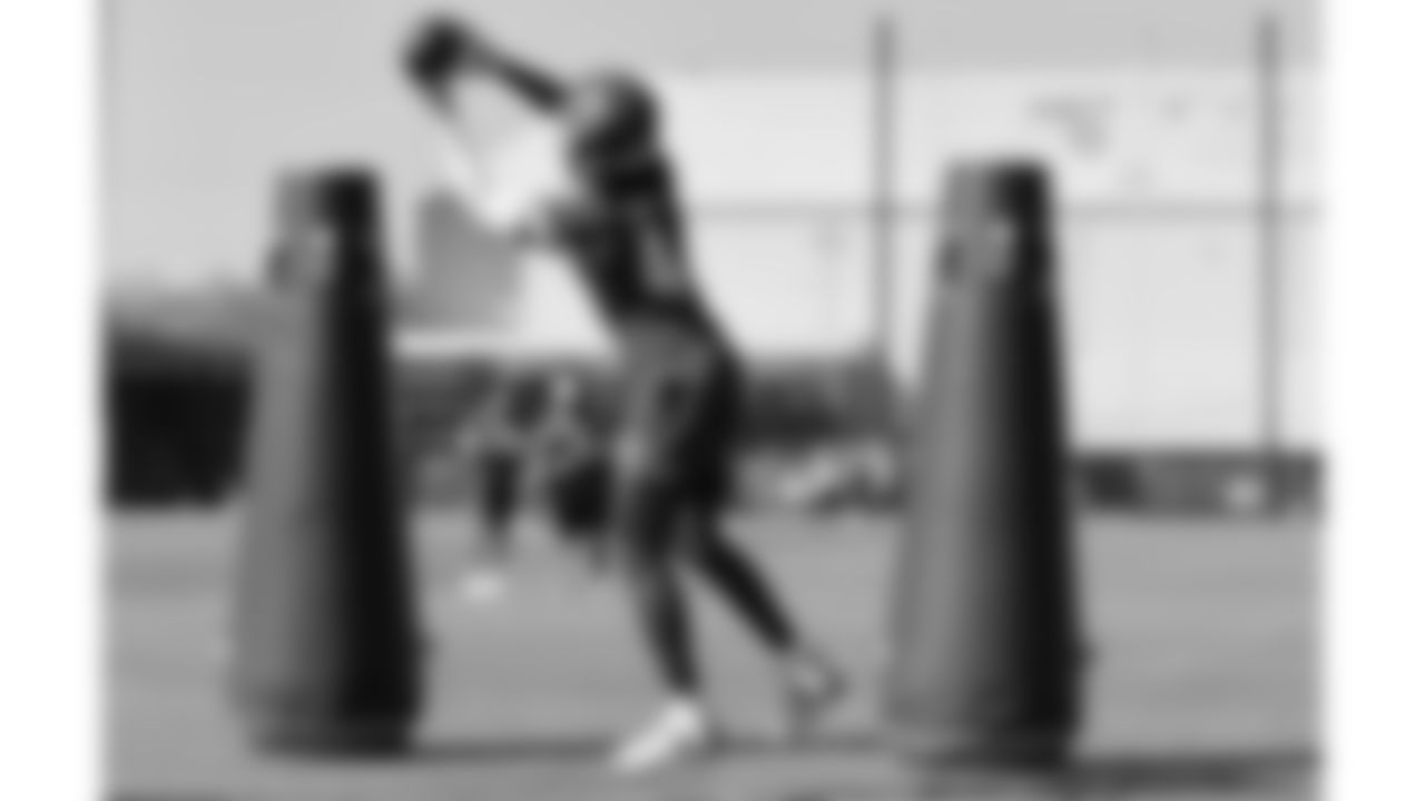 Kansas City Chiefs wide receiver Rashee Rice (4) catches a pass during practice on Thursday October 16, 2025 in Kansas City, MO.