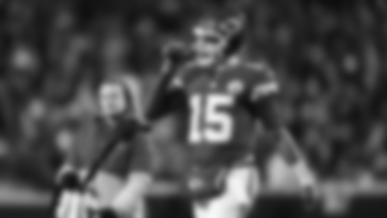 Kansas City Chiefs quarterback Patrick Mahomes (15) takes a drink of water during an NFL week 14 matchup against the Houston Texans, Sunday December 7, 2025.