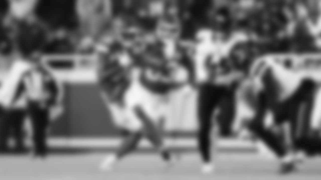 Kansas City Chiefs wide receiver Tyquan Thornton (80) runs after catching a kickoff during an NFL week 14 matchup against the Houston Texans, Sunday December 7, 2025.