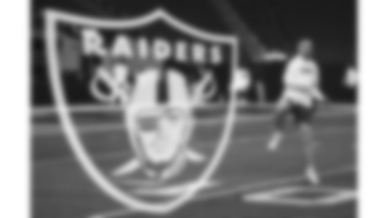 Kansas City Chiefs quarterback Shane Buechele (17) warms up prior to a week 18 NFL football game against the Las Vegas Raiders, Sunday, January 4, 2026 in Las Vegas, NV.