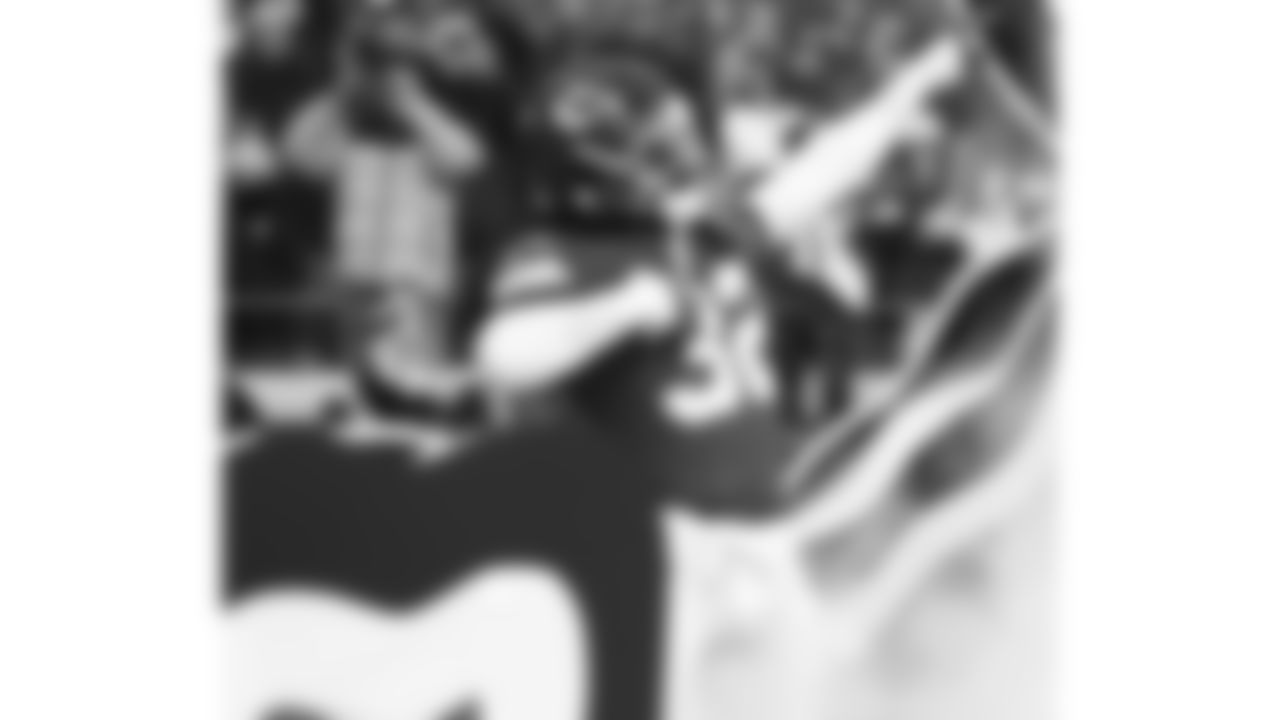 Kansas City Chiefs linebacker Nick Bolton (32) runs onto field prior to an NFL week 15 matchup against the Los Angeles Chargers, Sunday December 14, 2025.