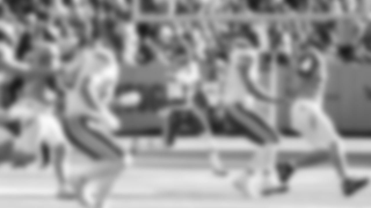 Kansas City Chiefs quarterback Chris Oladokun (19) scrambles during a week 16 NFL Football game against the Tennessee Titans on Sunday, December 21, 2025 in Nashville, Tennessee.