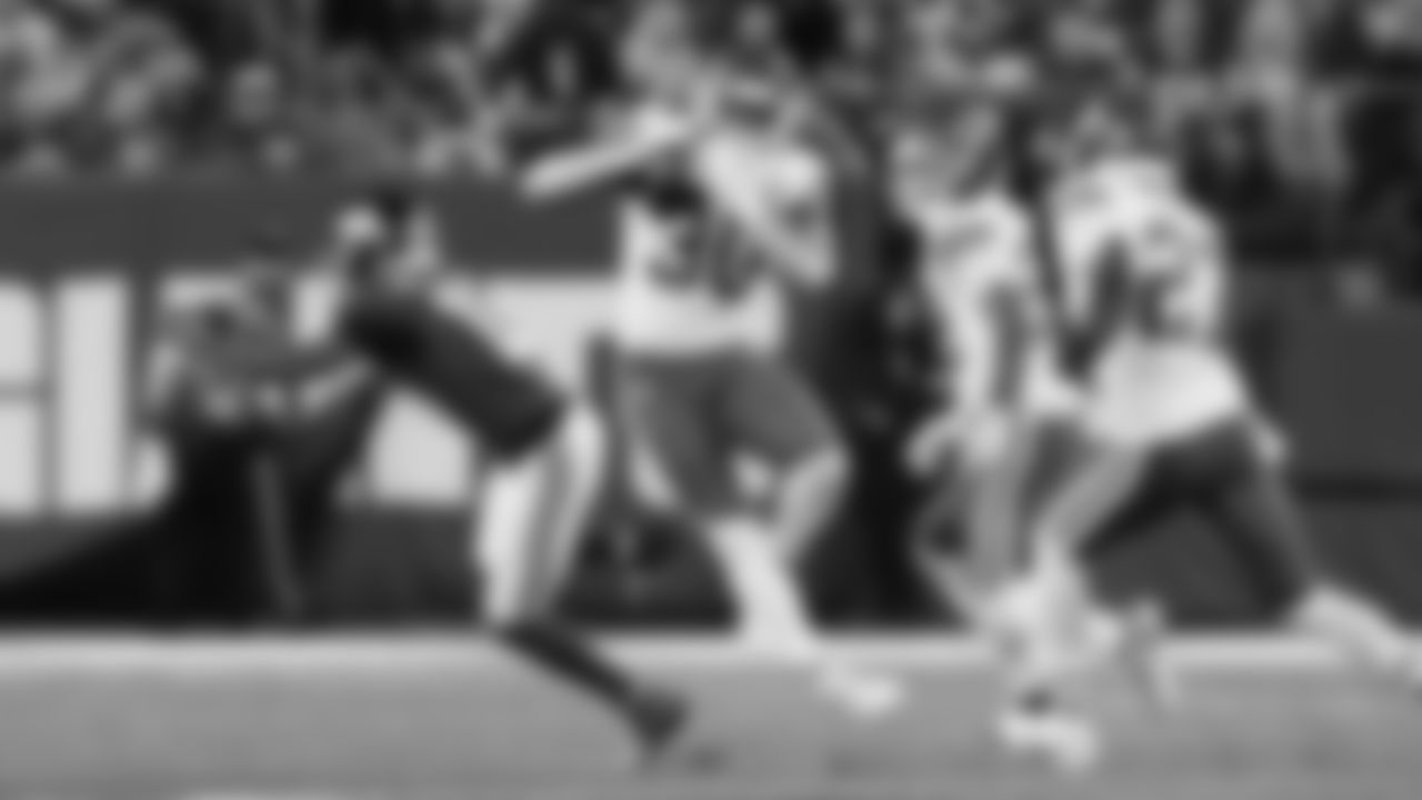 Kansas City Chiefs cornerback Chris Roland-Wallace (30) intercepts the ball during a week 3 NFL Football game against the New York Giants on Sunday, September 21, 2025 at MetLife Stadium in East Rutherford, New Jersey.