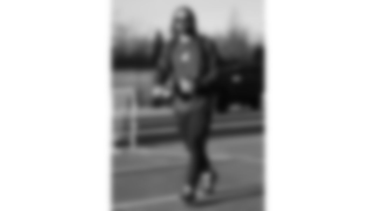 Kansas City Chiefs quarterback Gardner Minshew (17) arrives prior to an NFL week 15 matchup against the Los Angeles Chargers, Sunday December 14, 2025.