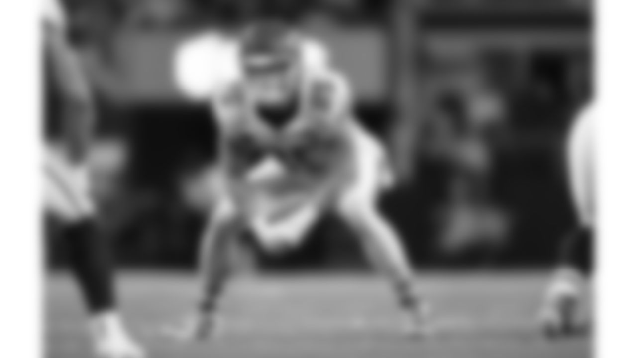 Kansas City Chiefs tight end Robert Tonyan (85) looks on during a week 13 NFL football game against the Dallas Cowboys on Thursday, November 27, 2025 in Arlington, TX.