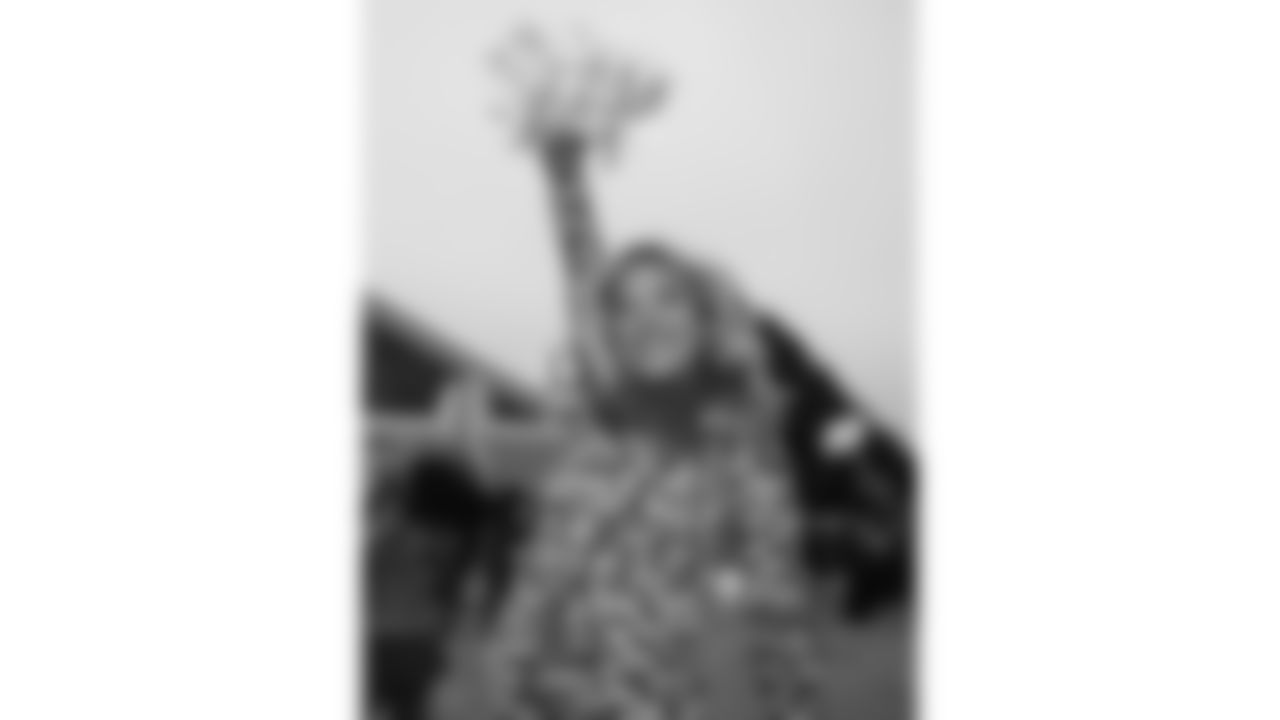 A Kansas City Chiefs Cheerleader before a week 8 NFL football game against the Washington Commanders, Monday, October 27, 2025, in Kansas City, MO.