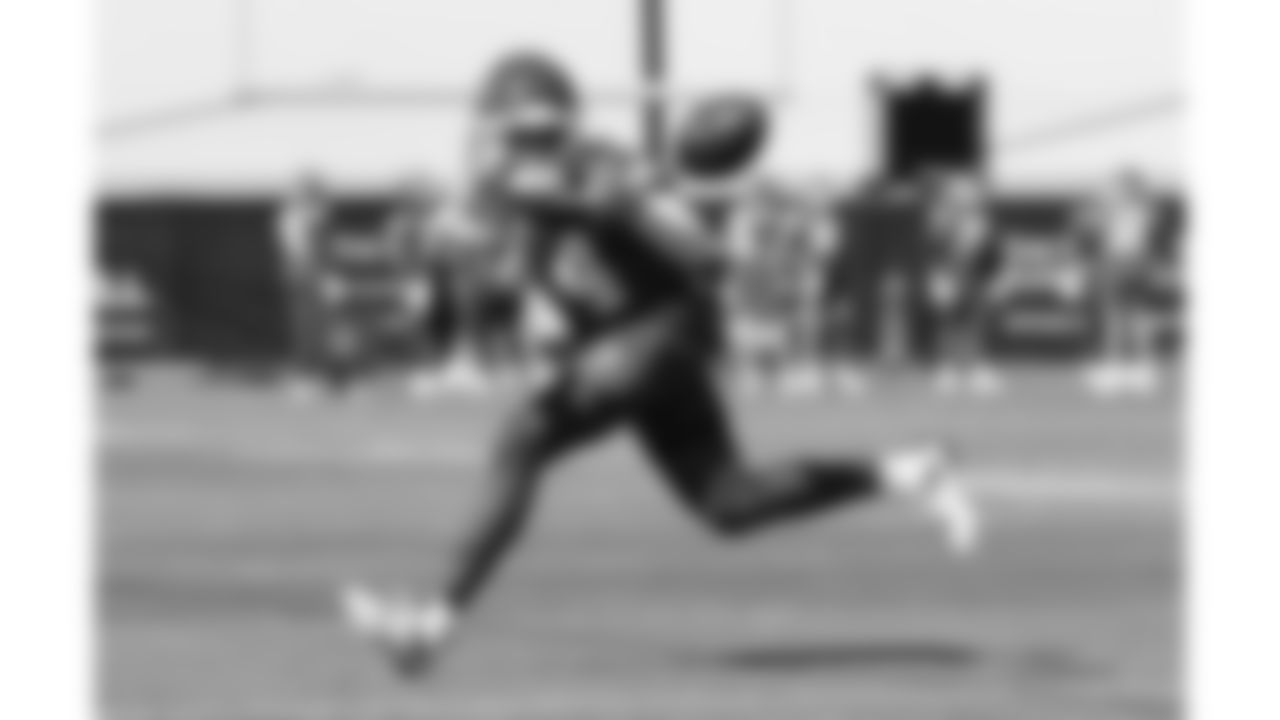 Kansas City Chiefs wide receiver Rashee Rice (4) catches a pass during practice on Thursday October 16, 2025 in Kansas City, MO.