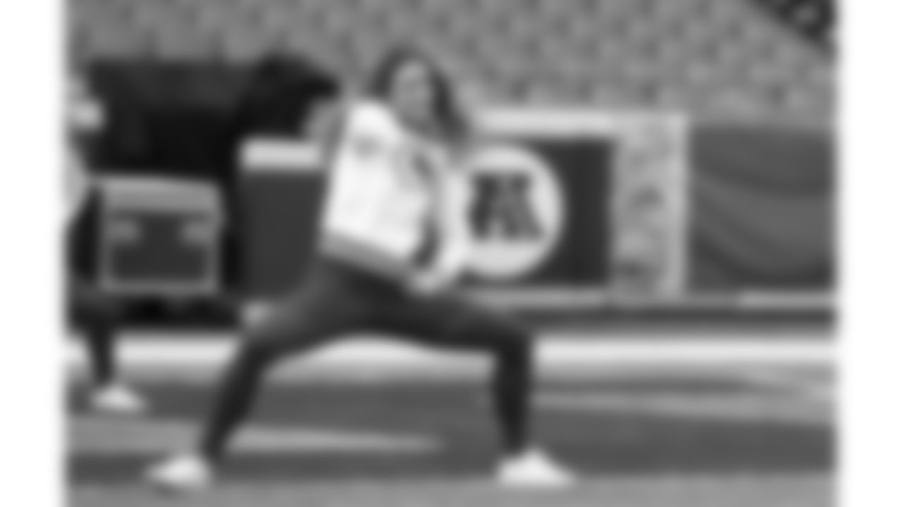 A Kansas City Chiefs Cheerleader before a week 8 NFL football game against the Washington Commanders, Monday, October 27, 2025, in Kansas City, MO.