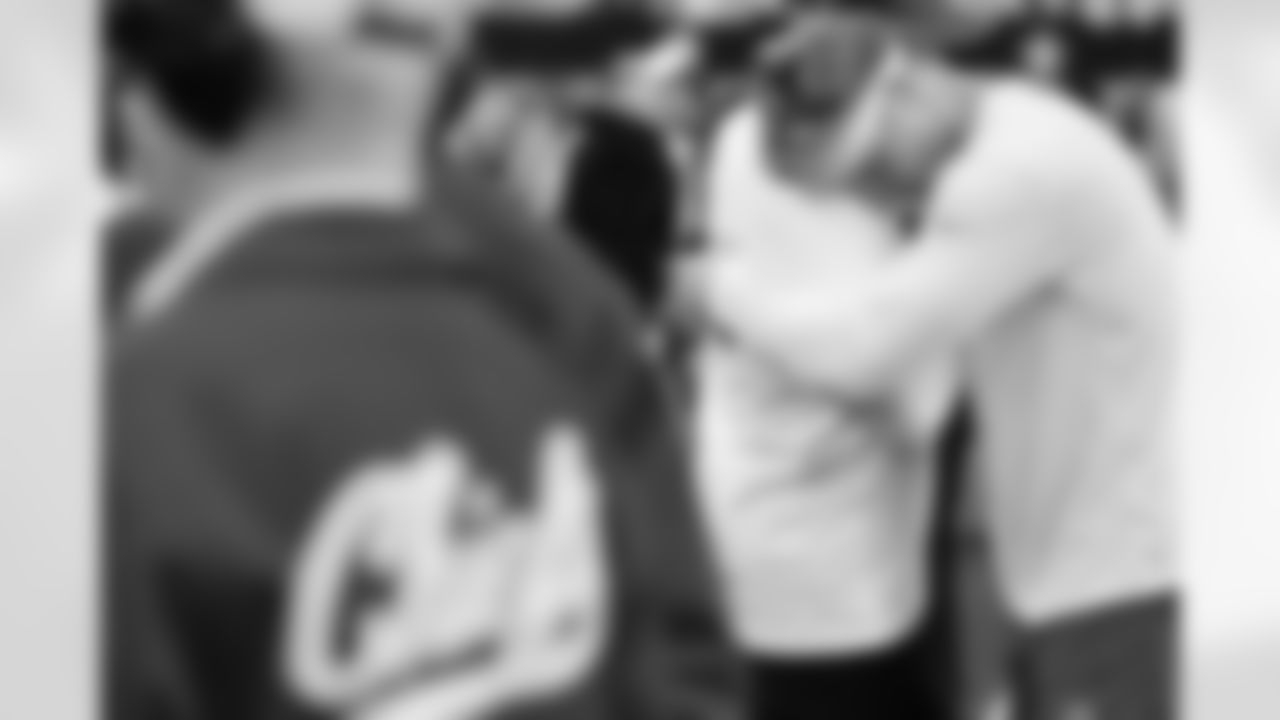 Kansas City Chiefs linebacker Cooper McDonald (59) prays prior to a week 13 NFL football game against the Dallas Cowboys on Thursday, November 27, 2025 in Arlington, TX.