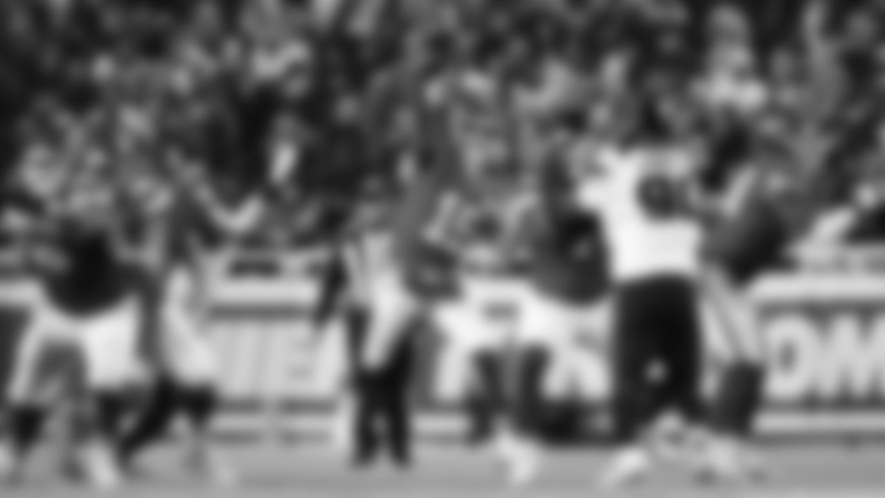 Kansas City Chiefs quarterback Patrick Mahomes (15) throws a pass during an NFL week 14 matchup against the Houston Texans, Sunday December 7, 2025.