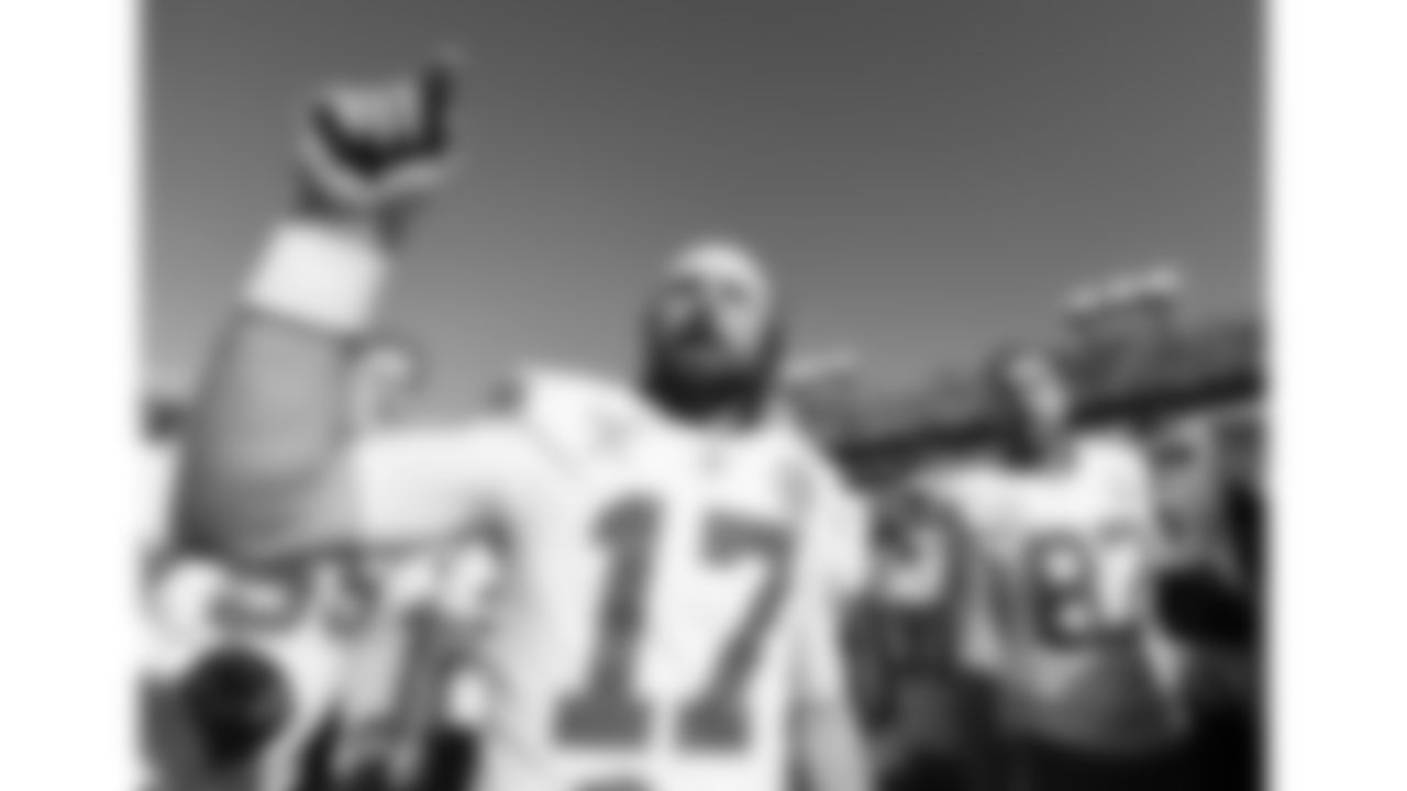 Kansas City Chiefs quarterback Gardner Minshew (17) addresses the team huddle prior to a week 16 NFL football game against the Tennessee Titans, Sunday, December 21, 2025 in Nashville, TN.