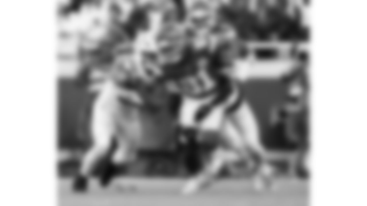 Kansas City Chiefs wide receiver Nikko Remigio (81) runs with the ball during a week 12 NFL football game against the Indianapolis Colts, Sunday, November 23, 2025 in Kansas City, MO.