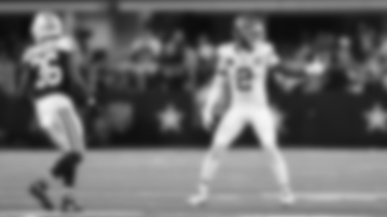 Kansas City Chiefs cornerback Joshua Williams (2) lines up during a week 13 NFL football game against the Dallas Cowboys on Thursday, November 27, 2025 in Arlington, TX.