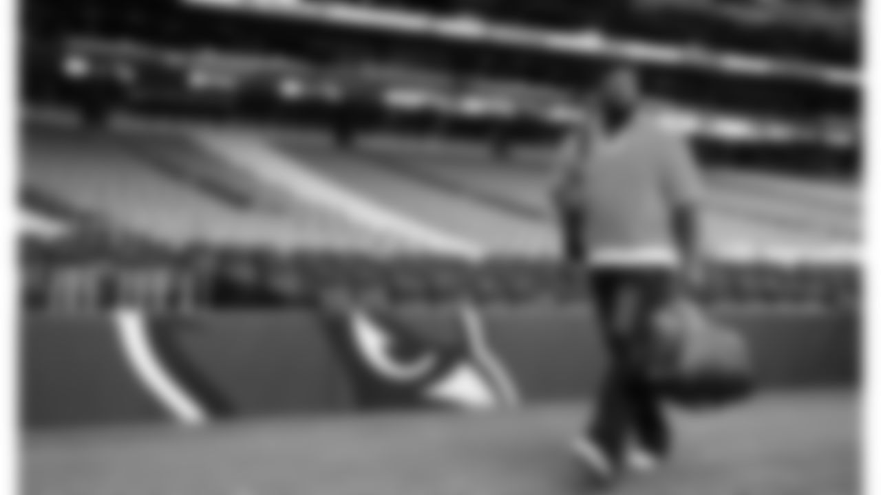 Kansas City Chiefs offensive lineman Trey Smith (65) arrives at State Farm Stadium prior to a preseason week 1 NFL football game against the Arizona Cardinals, Saturday, August 9, 2025 in Glendale, AZ.