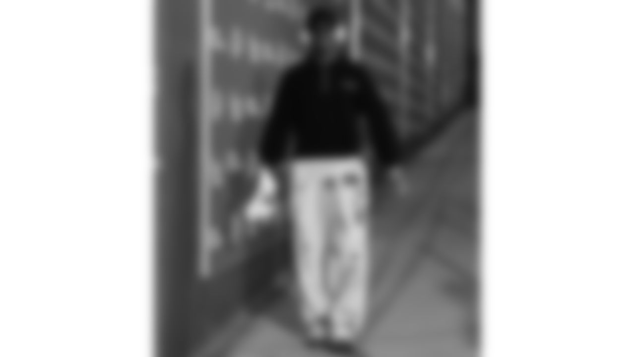 Kansas City Chiefs wide receiver Hollywood Brown (5) arrives prior to an NFL week 14 matchup against the Houston Texans, Sunday December 7, 2025.