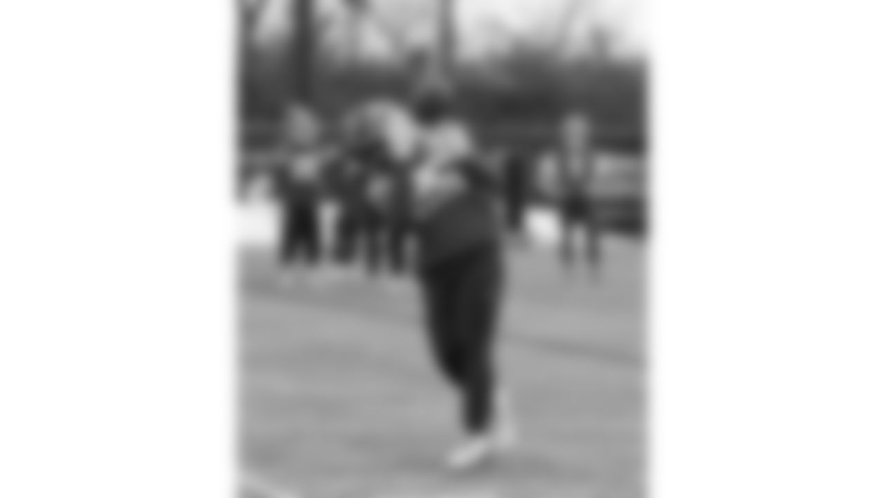 Kansas City Chiefs running back Elijah Mitchell (25) during week 15 practice on Friday December 12, 2025 in Kansas City, MO.