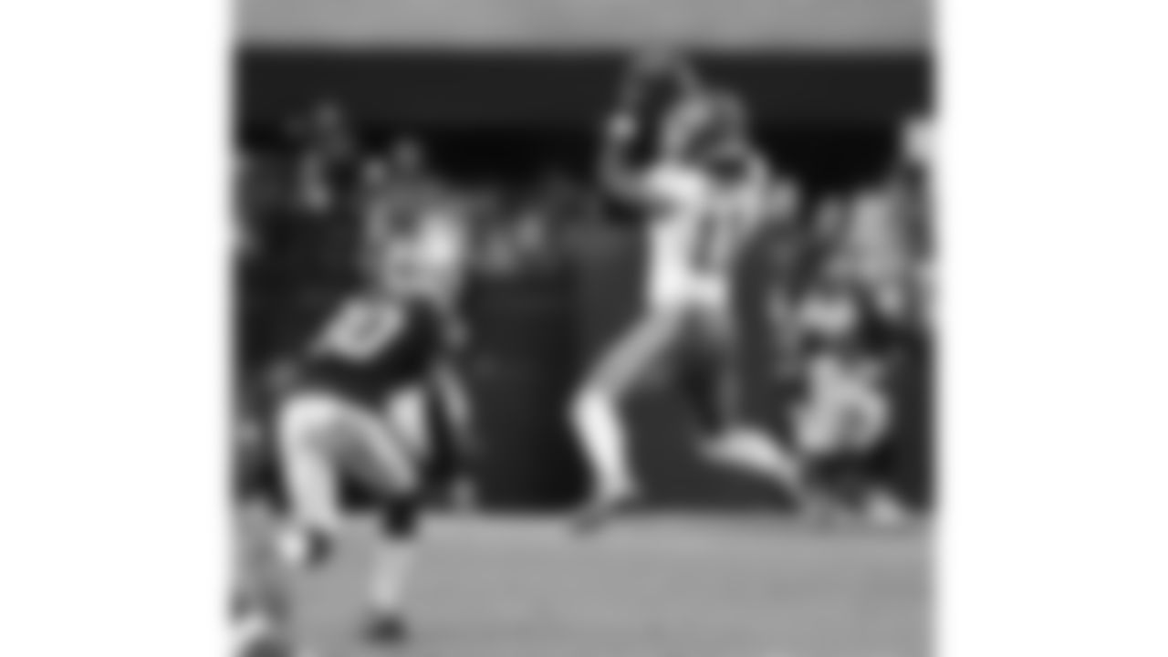 Kansas City Chiefs wide receiver Jalen Royals (11) catches the ball during a week 18 NFL football game against the Las Vegas Raiders, Sunday, January 4, 2026 in Las Vegas, NV.