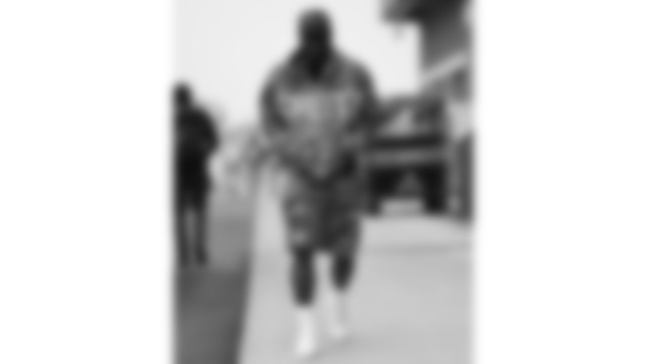 Kansas City Chiefs cornerback Chris Roland-Wallace (30) arrives prior to a week 12 NFL Football game against the Indianapolis Colts on Sunday, November 23, 2025 in Kansas City, MO