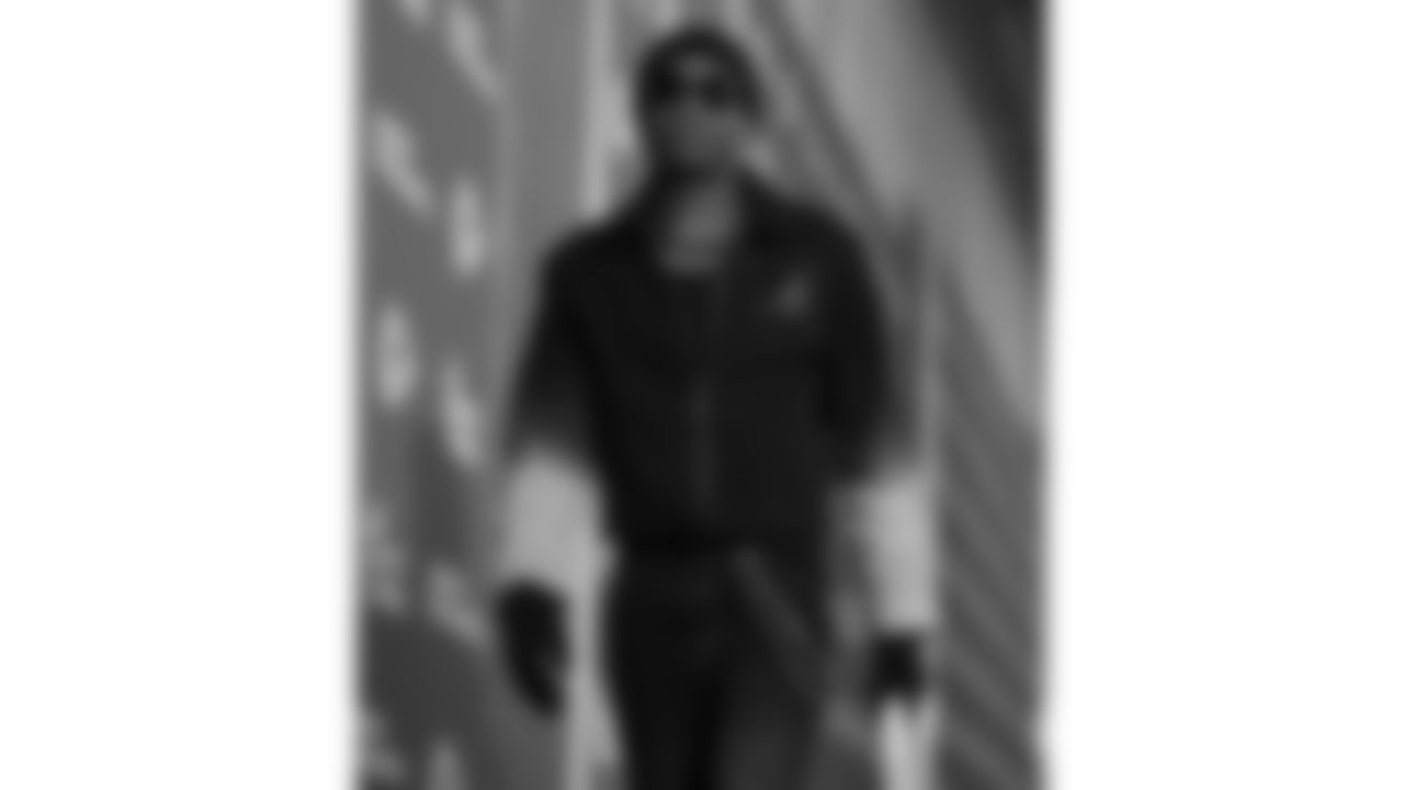 Kansas City Chiefs wide receiver Xavier Worthy (1) arrives prior to an NFL week 14 matchup against the Houston Texans, Sunday December 7, 2025.