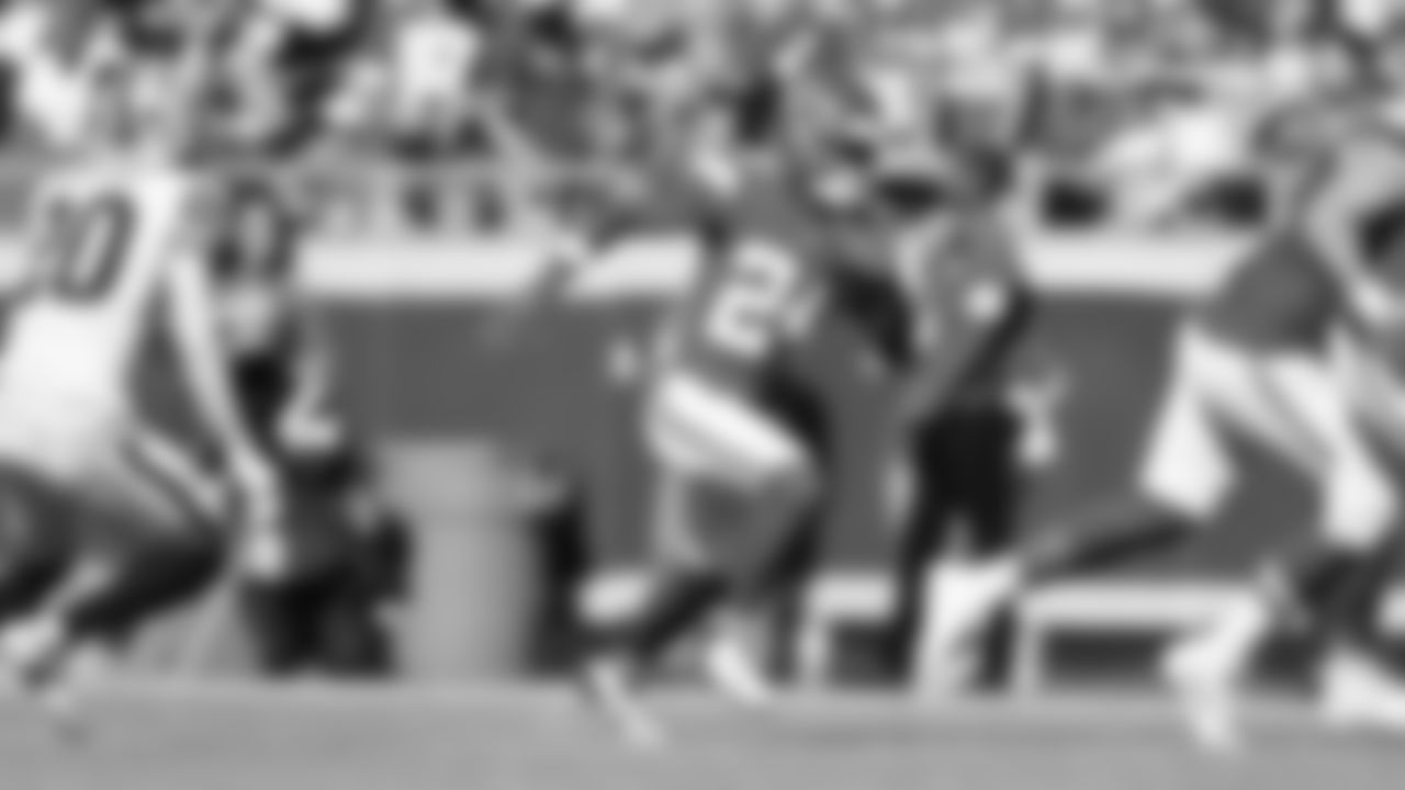 Kansas City Chiefs running back Brashard Smith (24) runs the ball during a week 7 NFL Football game against the Las Vegas Raiders on Sunday, October 19, 2025 in Kansas City, MO.