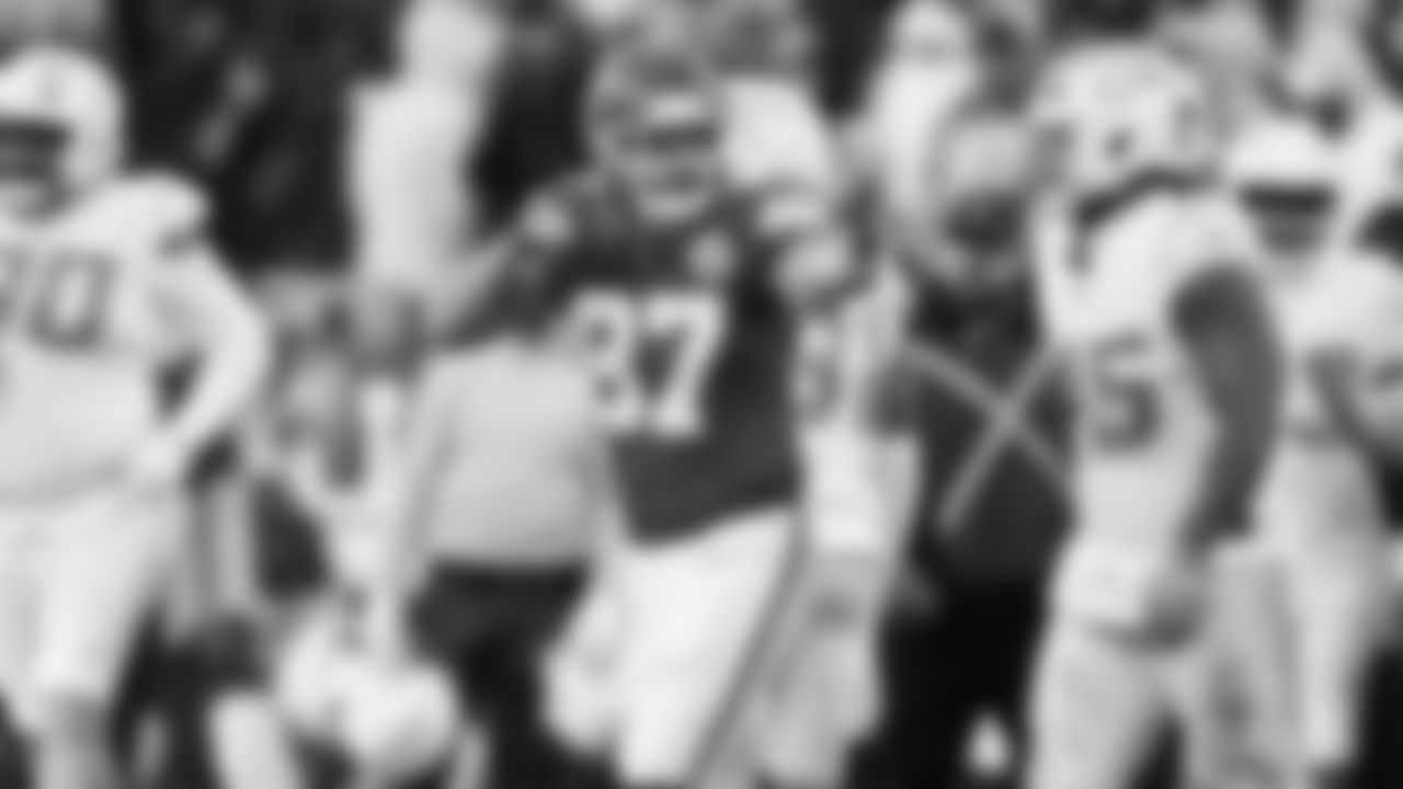 Kansas City Chiefs tight end Travis Kelce (87) signals a first down during an NFL week 15 matchup against the Los Angeles Chargers, Sunday December 14, 2025.