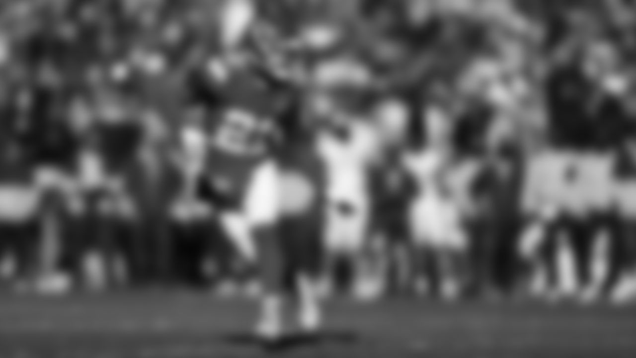 Kansas City Chiefs defensive back Jaden Hicks (21) in position during an NFL week 15 matchup against the Los Angeles Chargers, Sunday December 14, 2025.