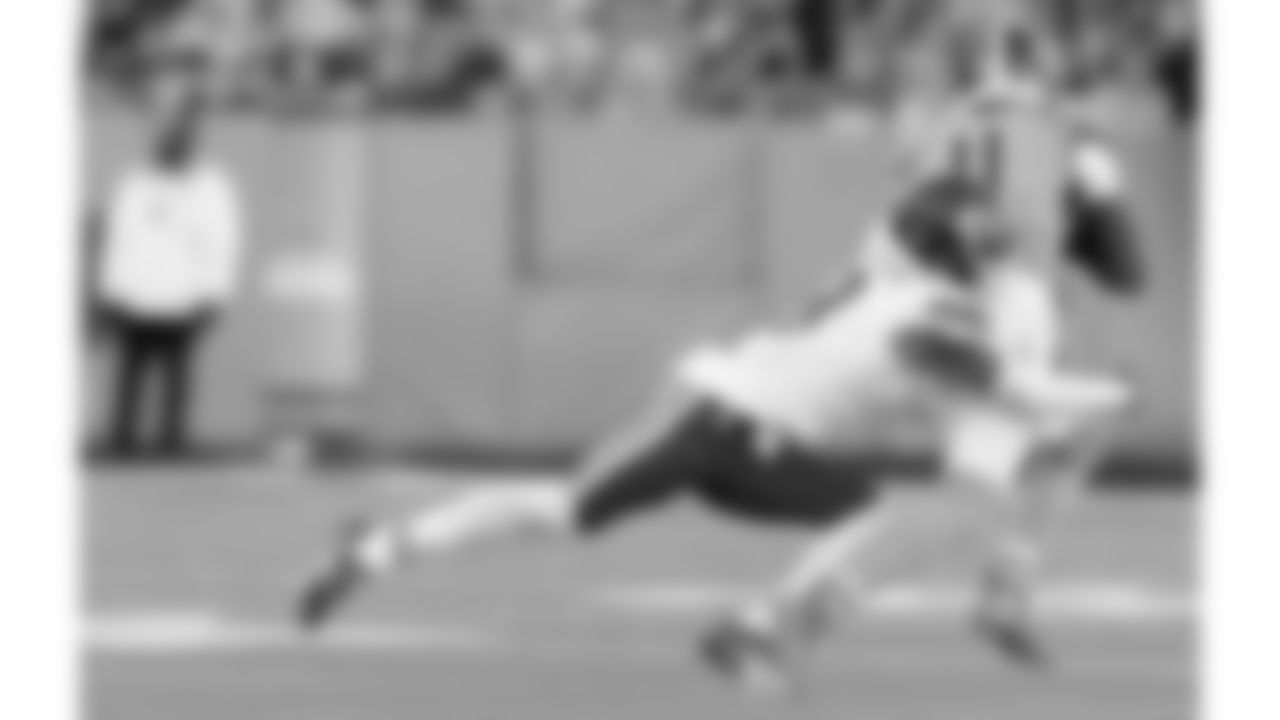 Kansas City Chiefs cornerback Kristian Fulton (8) makes a tackle during a week 16 NFL Football game against the Tennessee Titans on Sunday, December 21, 2025 in Nashville, Tennessee.