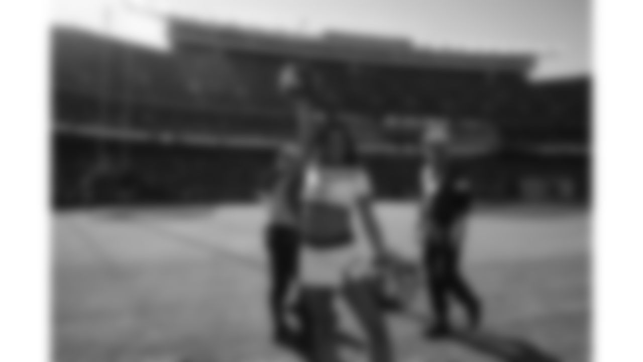 A Kansas City Chiefs Cheerleader during a week 12 NFL football game against the Indianapolis Colts, Sunday, November 23, 2025 in Kansas City, MO.