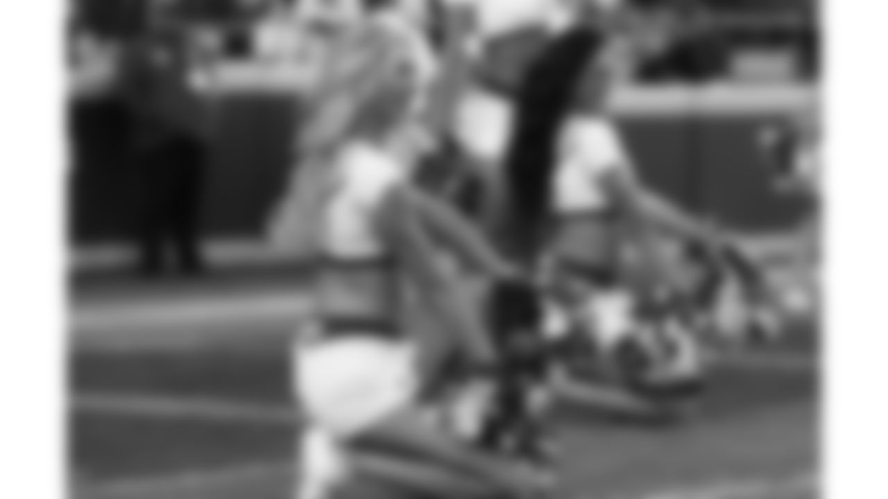 A Kansas City Chiefs Cheerleader during a week 12 NFL football game against the Indianapolis Colts, Sunday, November 23, 2025 in Kansas City, MO.