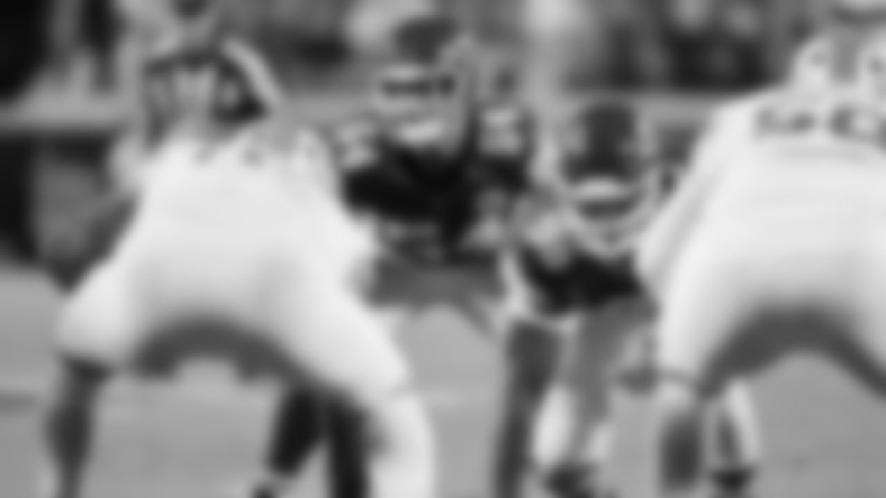 Kansas City Chiefs linebacker Leo Chenal (54) in position during a week 6 NFL Football game against the Detroit Lions on Sunday, October 12, 2025 in Kansas City, MO.