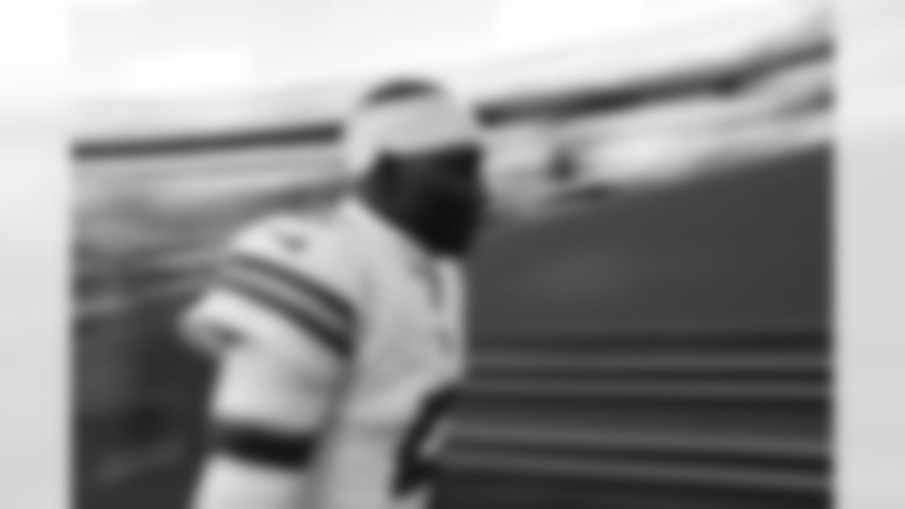 Kansas City Chiefs wide receiver Hollywood Brown (5) prior to a week 9 NFL football game against the Buffalo Bills, Sunday, November 2, 2025 in Buffalo, NY