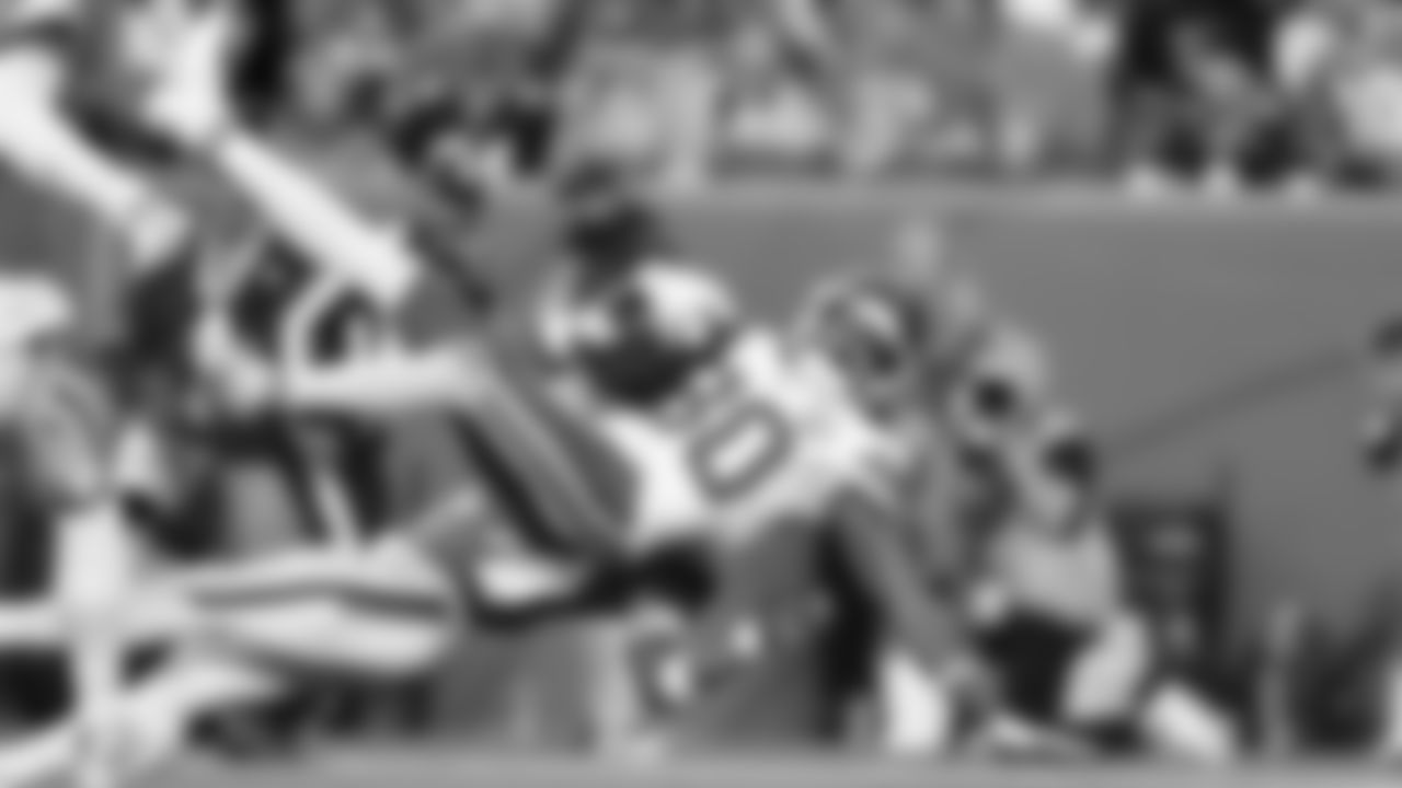 Kansas City Chiefs wide receiver Tyquan Thornton (80) makes a catch during a week 11 NFL Football game against the Denver Broncos on Sunday, November 16, 2025 in Denver, Colorado.