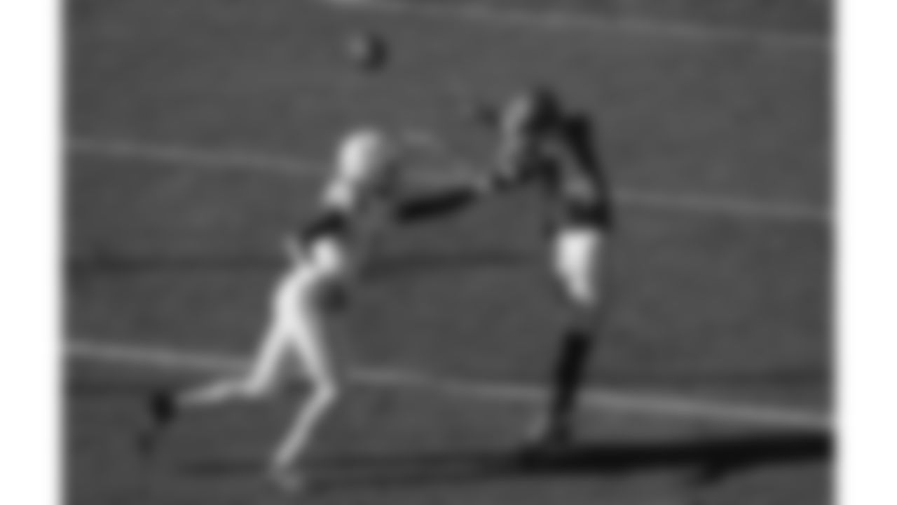 Kansas City Chiefs wide receiver Rashee Rice (4) catches the ball in front of Indianapolis Colts cornerback Sauce Gardner (1) during a week 12 NFL football game, Sunday, November 23, 2025 in Kansas City, MO.