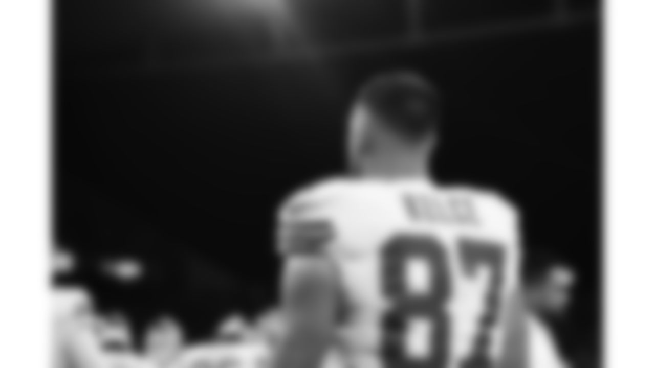 Kansas City Chiefs tight end Travis Kelce (87) on the field prior to a week 1 NFL football game against the Los Angeles Chargers at Arena Corinthians in São Paulo, Brazil on September 5, 2025.