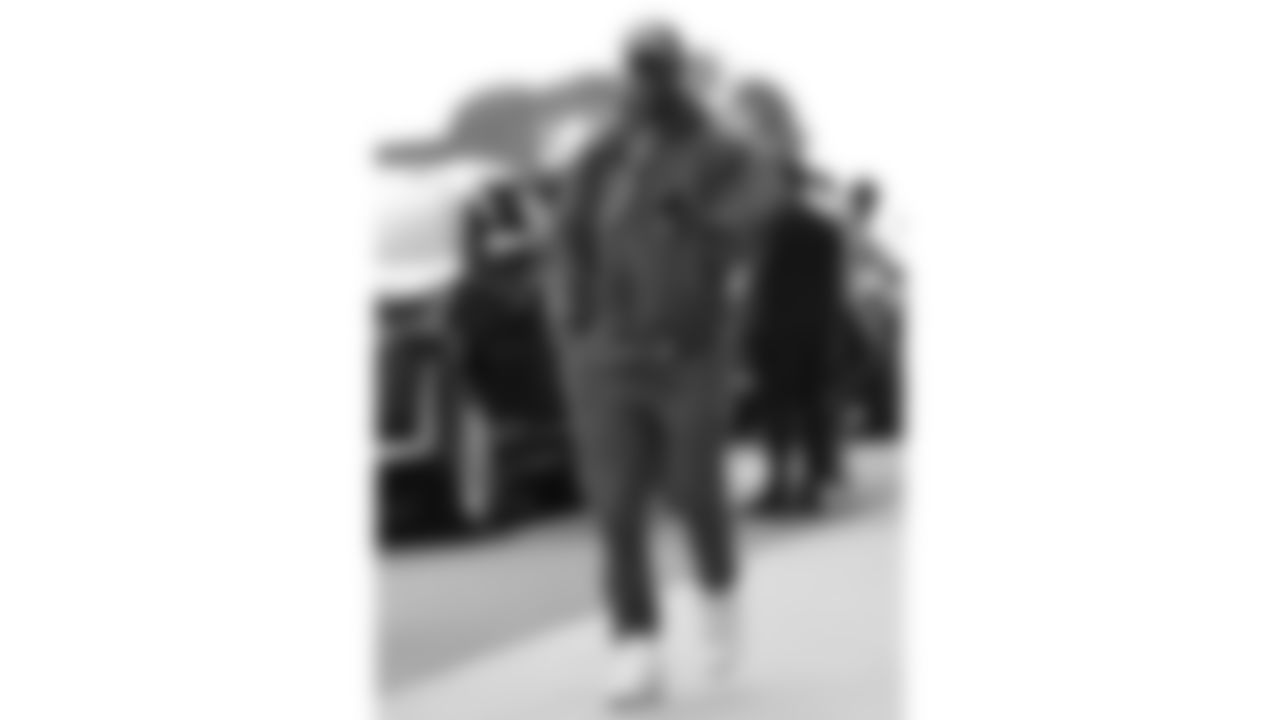 Kansas City Chiefs cornerback Joshua Williams (2) arrives prior to a week 6 NFL Football game against the Detroit Lions on Sunday, October 12, 2025 in Kansas City, MO.