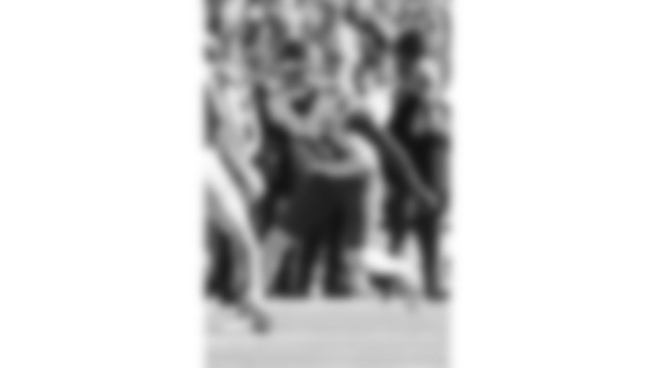 Kansas City Chiefs defensive back Jaden Hicks (21) rushes the offense during a week 16 NFL Football game against the Tennessee Titans on Sunday, December 21, 2025 in Nashville, Tennessee.