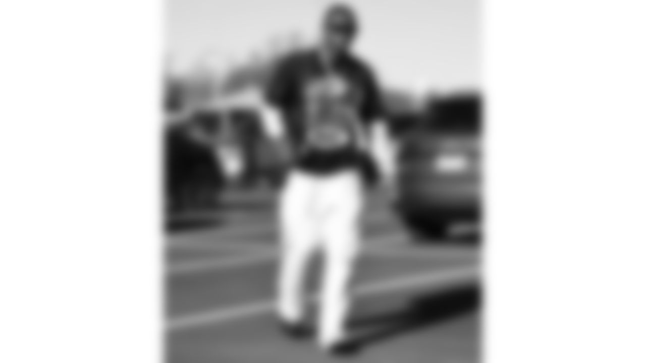 Kansas City Chiefs wide receiver Xavier Worthy (1) arrives prior to a week 7 NFL Football game against the Las Vegas Raiders on Sunday, October 19, 2025 in Kansas City, MO.